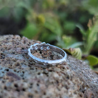 18k white gold "BOW" Art Deco vintage 5 diamond wedding band