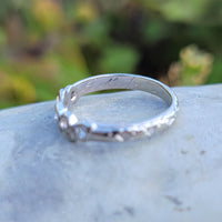 18k white gold "BOW" Art Deco vintage 5 diamond wedding band