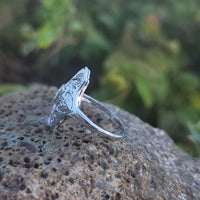 platinum Art Deco c.1920's filigree diamond glove shield ring