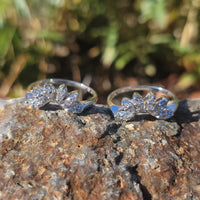 14k white gold 12 diamond estate curved band - guard
