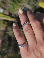 14k white gold 7 diamond estate curved band - guard