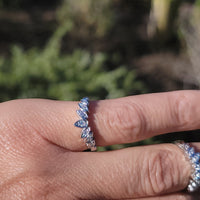 14k white gold 7 diamond estate curved band - guard