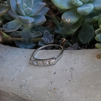 14k white gold 5 diamond Art Deco estate band- apx .25ct tw