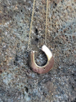 14k gold horseshoe pearl necklace pendant