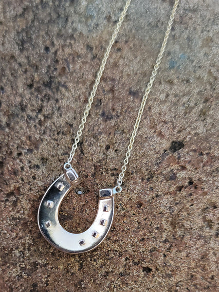 14k gold horseshoe pearl necklace pendant