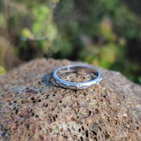 14k gold 2.5mm vintage engraved wedding band