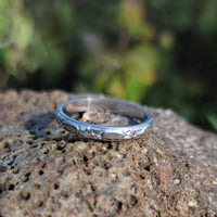 14k gold 2.5mm vintage engraved wedding band