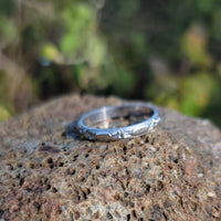 14k gold 2.5mm vintage engraved wedding band