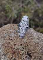 18k white gold diamond & sapphire estate Art Deco c.20-30's filigree glove shield ring