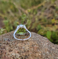 14k white gold vintage oval Peridot filigree ring