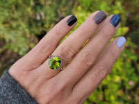 14k white gold vintage oval Peridot filigree ring