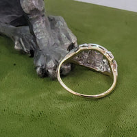 14k gold white gold c.1930's - 1940'sDeco antique diamond ring - apx .15ct tw