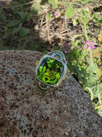 14k gold c.1920's Art Deco filigree peridot & enamel ring