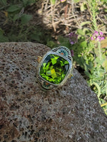 14k gold c.1920's Art Deco filigree peridot & enamel ring