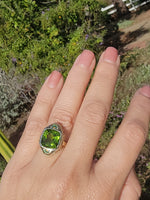 14k gold c.1920's Art Deco filigree peridot & enamel ring