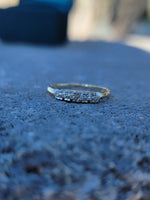 14k gold two tone 6 diamond estate band - apx .04ct tw