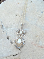 10k gold Victorian pearl BOW necklace pendant lavaliere
