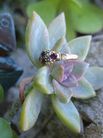 9ct gold Victorian pearl & garnet ring band - hallmarks