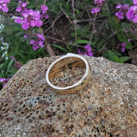 14k gold 3 diamond estate band ring - apx .16ct tw