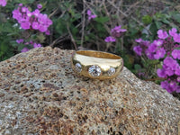 18ct gold old mine cut diamond gypsy set antique ring band