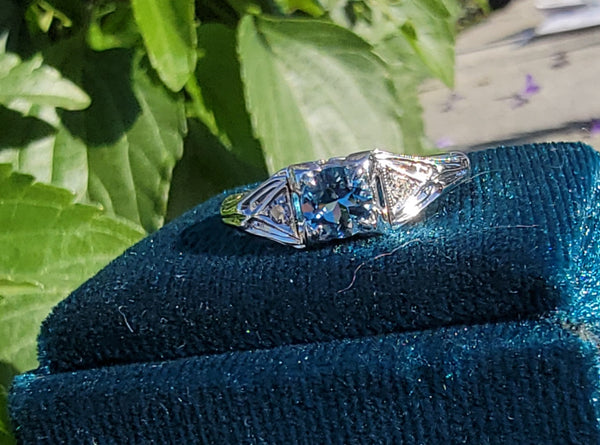 18k white gold Art Deco Aquamarine & Diamond estate Ring