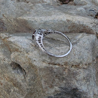 18k white gold c.1920's Art Deco garnet filigree ring