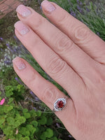18k white gold c.1920's Art Deco garnet filigree ring