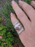 18k white gold c.1920's Art Deco garnet filigree ring