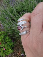 18k white gold c.1920's Art Deco garnet filigree ring