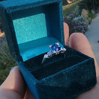 Platinum blue sapphire & diamond estate ring