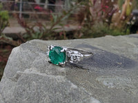 14k white gold emerald & diamond estate ring